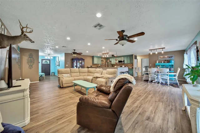 $725,000 | 757 Big Woods Road, New Waverly, TX 77358