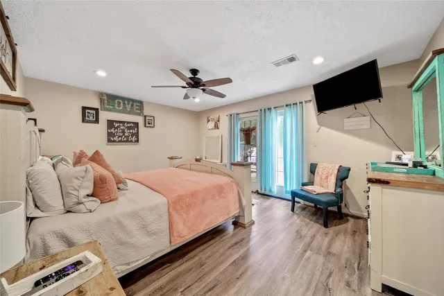 $725,000 | 757 Big Woods Road, New Waverly, TX 77358