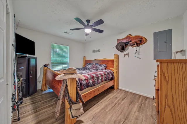 $725,000 | 757 Big Woods Road, New Waverly, TX 77358