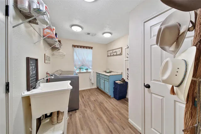 $725,000 | 757 Big Woods Road, New Waverly, TX 77358