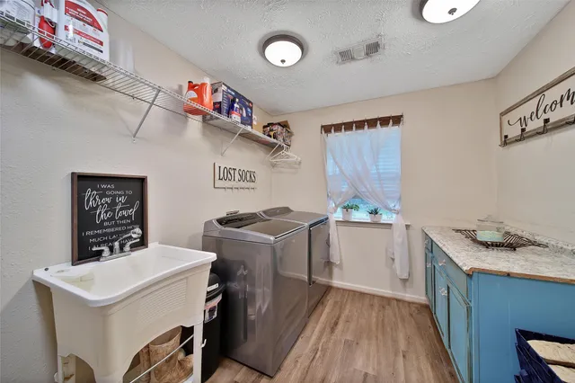 $725,000 | 757 Big Woods Road, New Waverly, TX 77358