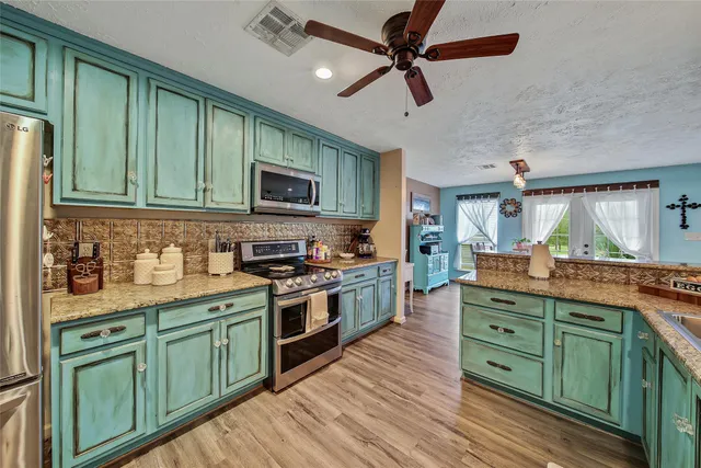 $725,000 | 757 Big Woods Road, New Waverly, TX 77358