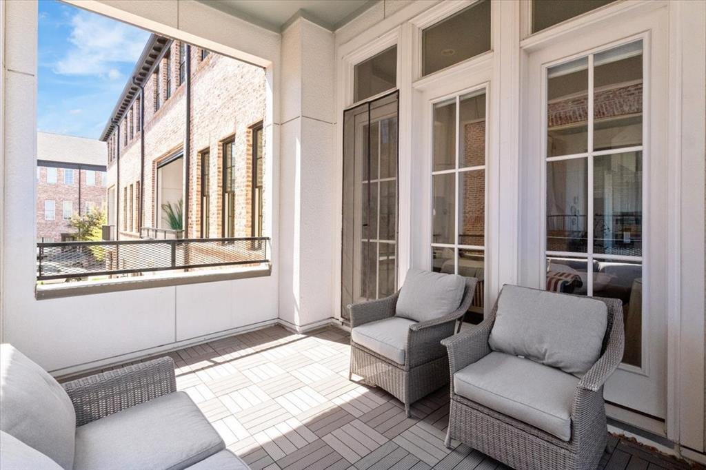 4129 Runyon Road Addison, TX 75001 - Photo 20 of 38 Sunroom featuring a balcony and outdoor furniture