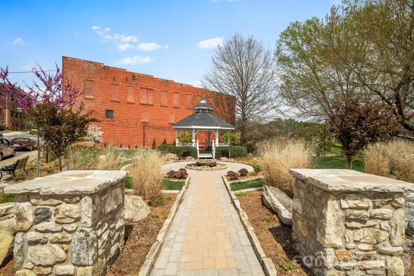 $1,095,000 | 643 Settlers Trail, Mars Hill, NC 28754