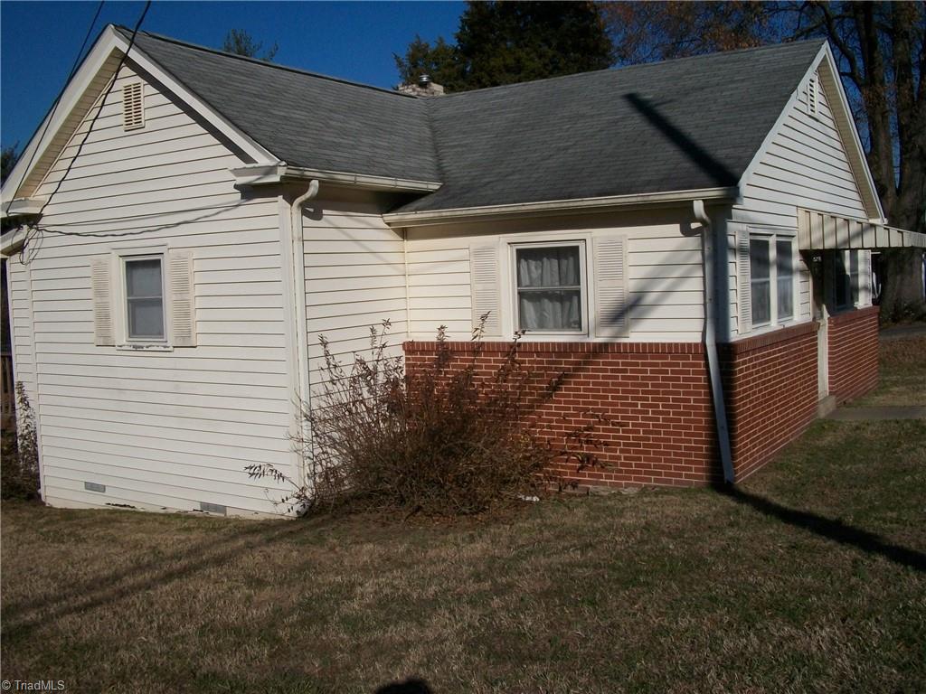 1323 Fieldcrest Road Eden, NC 27288 - Photo 8 of 13 Gallery Image 8