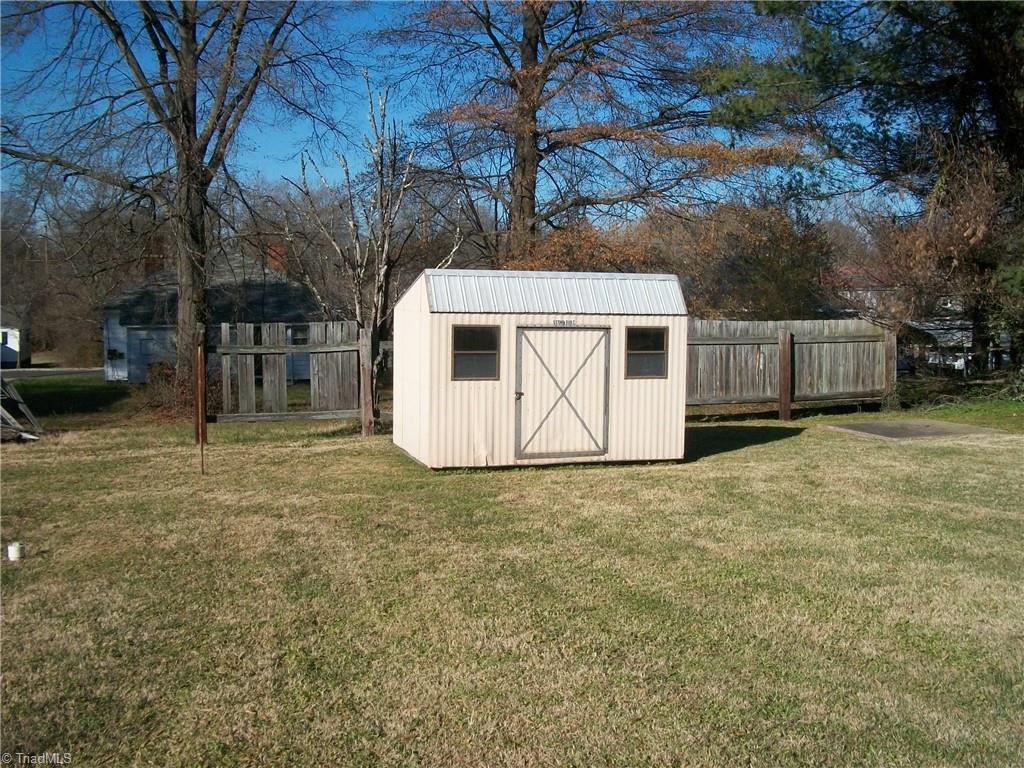 1323 Fieldcrest Road Eden, NC 27288 - Photo 10 of 13 Gallery Image 10