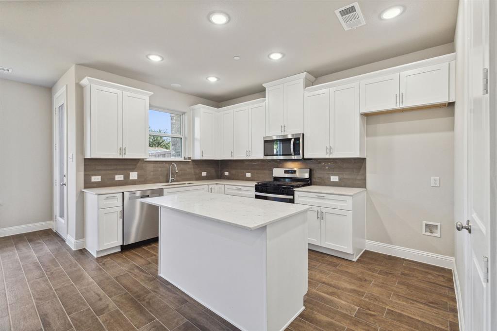 824 Heart Reef Road Plano, TX 75075 - Photo 5 of 20 Representative Image – Not Actual Home