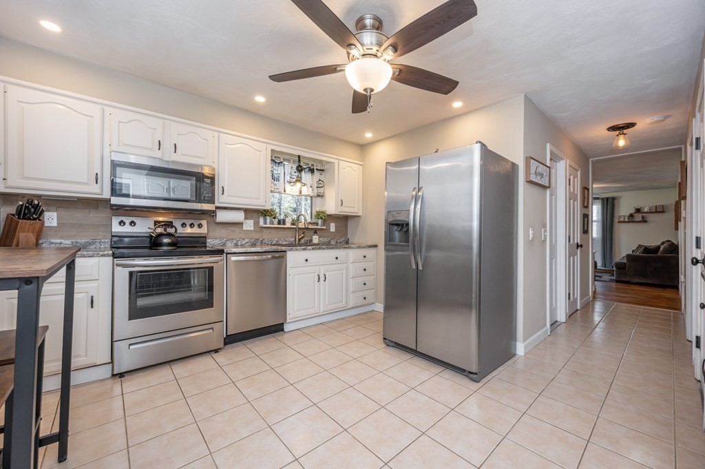 106 Meadow Road Spencer, MA 01562 - Photo 3 of 35 Gallery Image 3