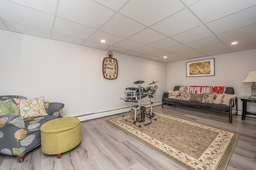 106 Meadow Road Spencer, MA 01562 - Photo 5 of 35 Gallery Image 5