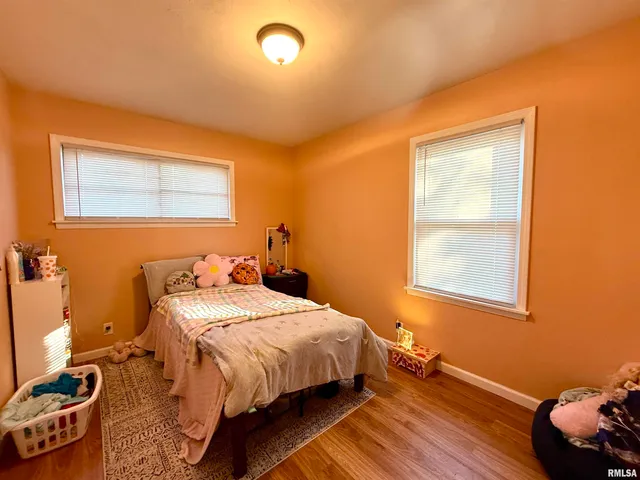 $119,900 | 943 North Hawkinson Avenue, Galesburg, IL 61401