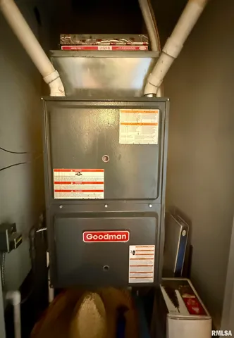 $119,900 | 943 North Hawkinson Avenue, Galesburg, IL 61401