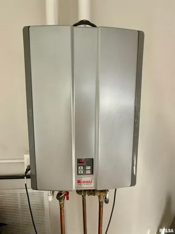 $119,900 | 943 North Hawkinson Avenue, Galesburg, IL 61401