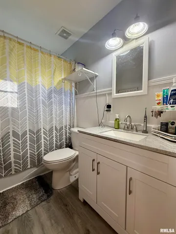 $119,900 | 943 North Hawkinson Avenue, Galesburg, IL 61401