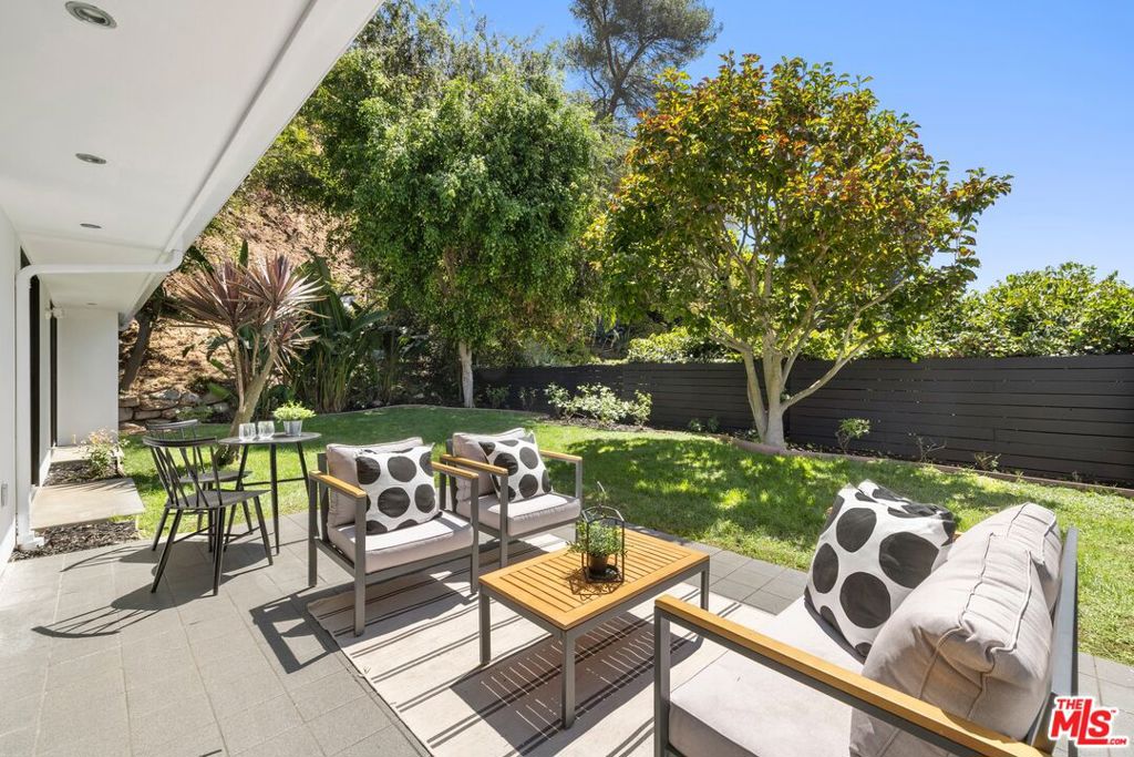 2100 Roscomare Road Los Angeles, CA 90077 - Photo 18 of 24 Gallery Image 18