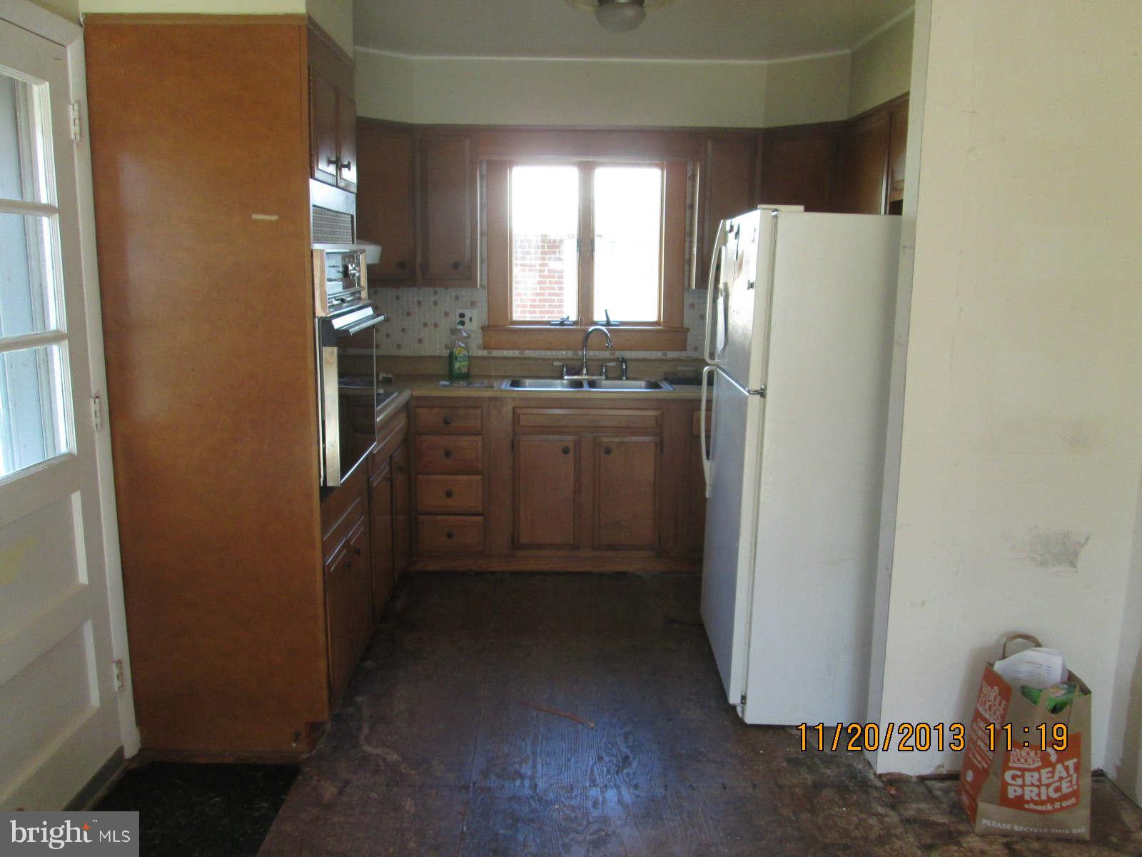 8125 Ventnor Road Pasadena, MD 21122 - Photo 9 of 21 Kitchen