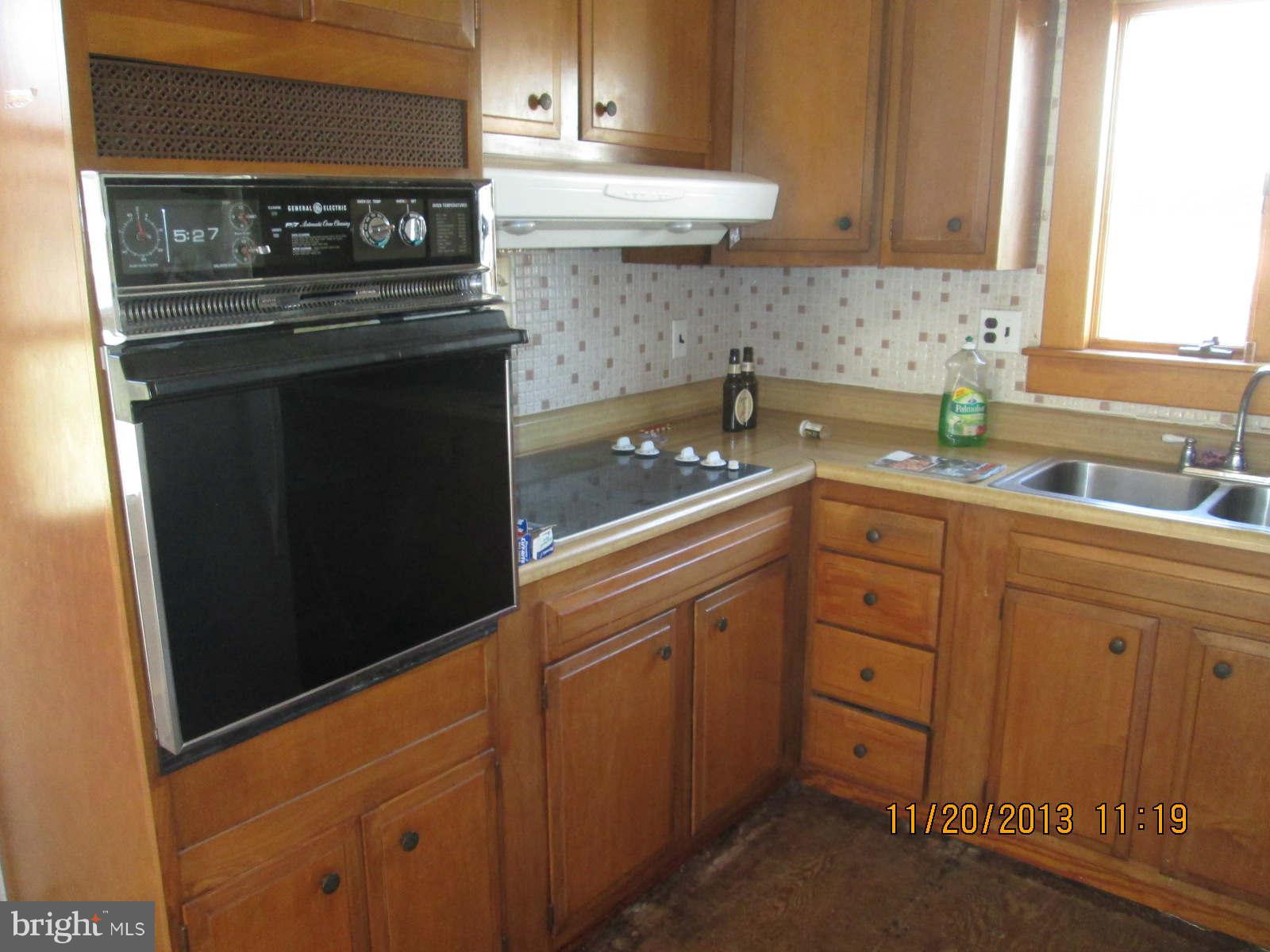 8125 Ventnor Road Pasadena, MD 21122 - Photo 10 of 21 Kitchen