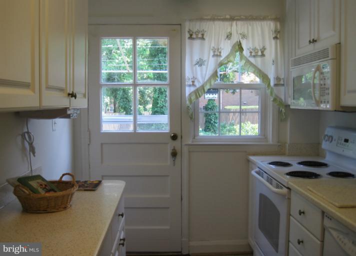 328 Stanmore Road Baltimore, MD 21212 - Photo 2 of 20 Convenient kitchen door leads to deck and yard