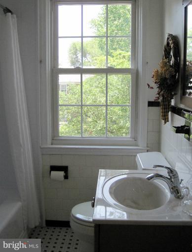 328 Stanmore Road Baltimore, MD 21212 - Photo 7 of 20 Ceramic wall and floor tile in updated bath
