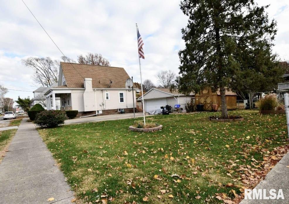 2428 East Keys Avenue Springfield, IL 62702 - Photo 2 of 17
