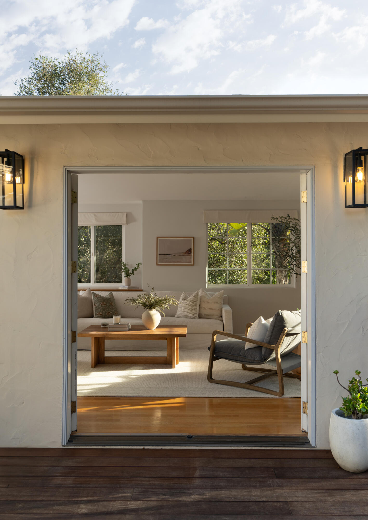 1336 Manitou Road Santa Barbara, CA 93101 - Photo 3 of 36 Living Room Entrance Vertical