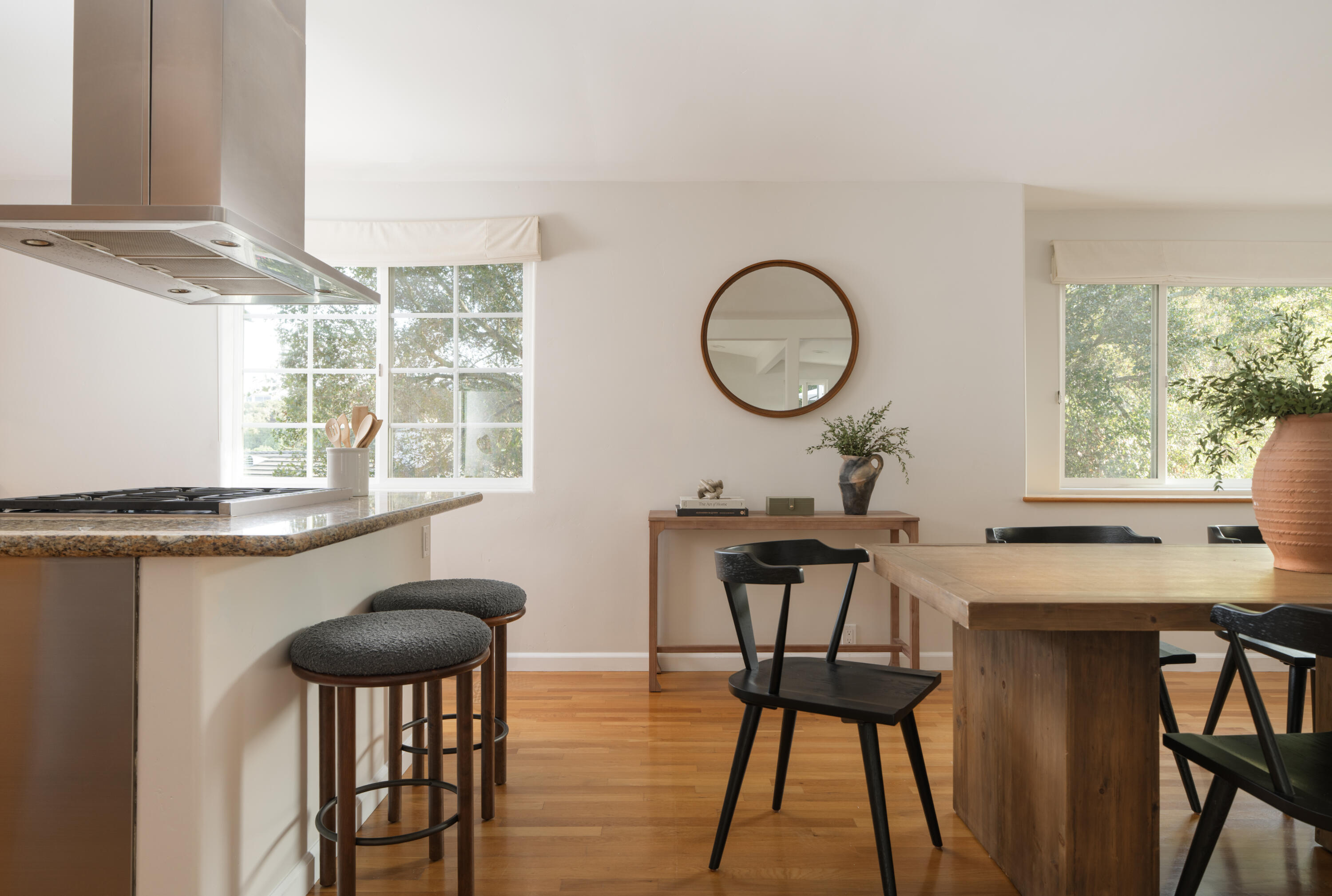 1336 Manitou Road Santa Barbara, CA 93101 - Photo 9 of 36 Dining/Kitchen