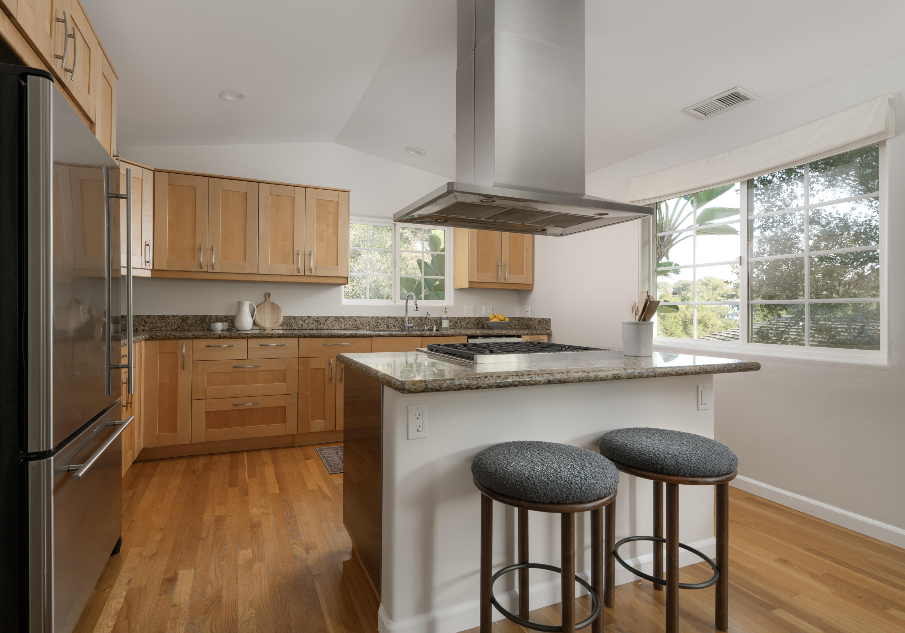1336 Manitou Road Santa Barbara, CA 93101 - Photo 10 of 36 Kitchen