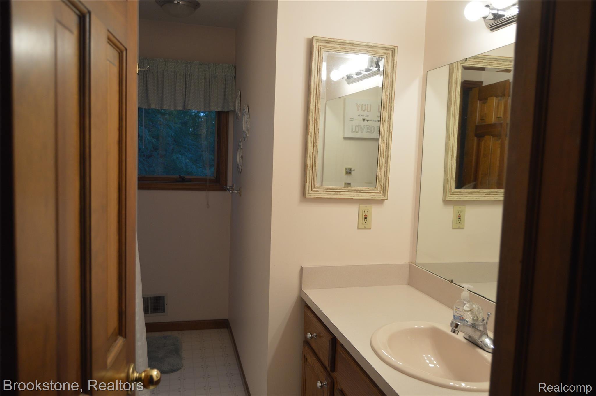 12447 Field Road Clio, MI 48420 - Photo 30 of 37 12447 Field Rd Clio MI 48420 main bath