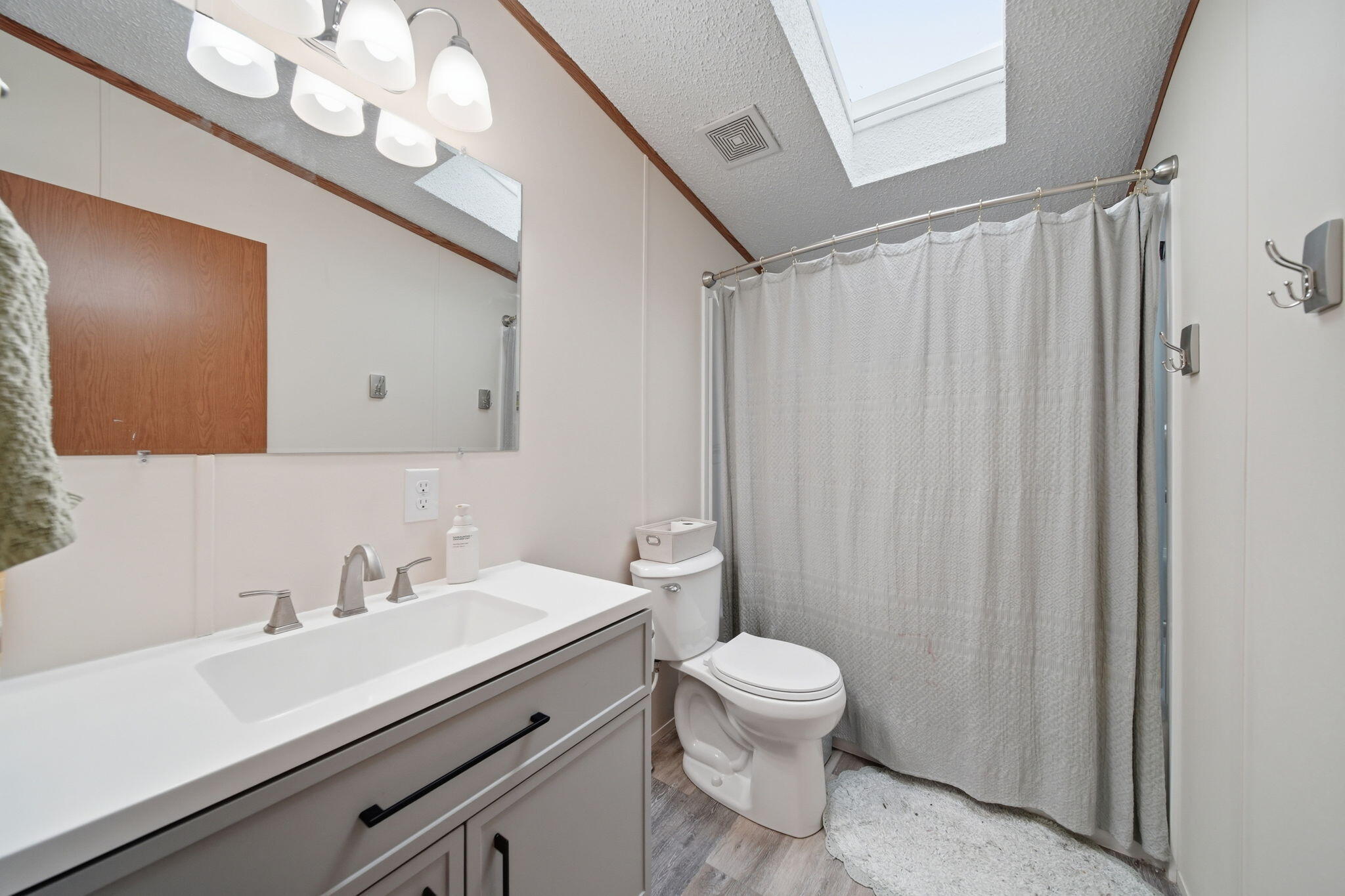 260 Storr Adrian, MI 49221 - Photo 17 of 28 20-web-or-mls-DSC01145