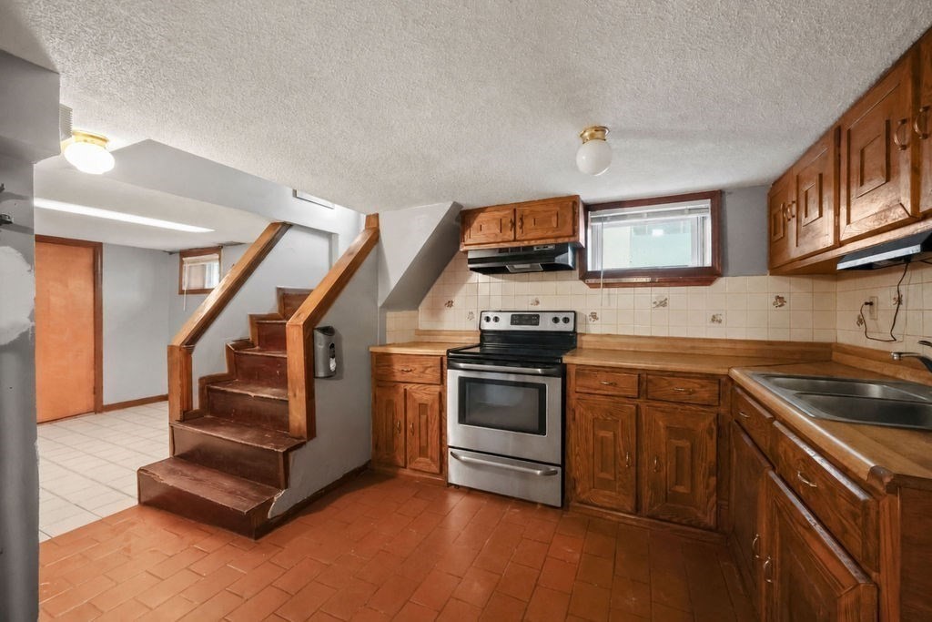 81 Healey Street Springfield, MA 01151 - Photo 31 of 31