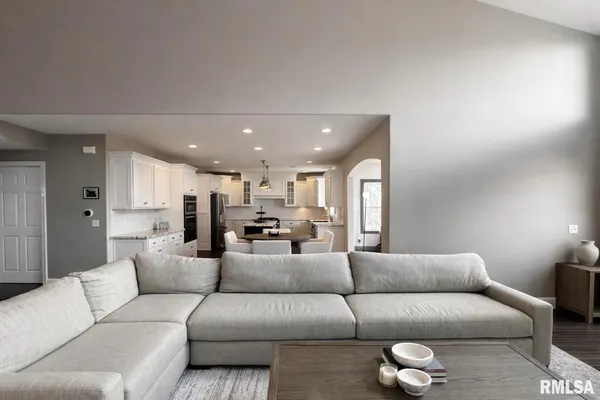 $649,900 | 11117 North Country Ridge Lane, Dunlap, IL 61525