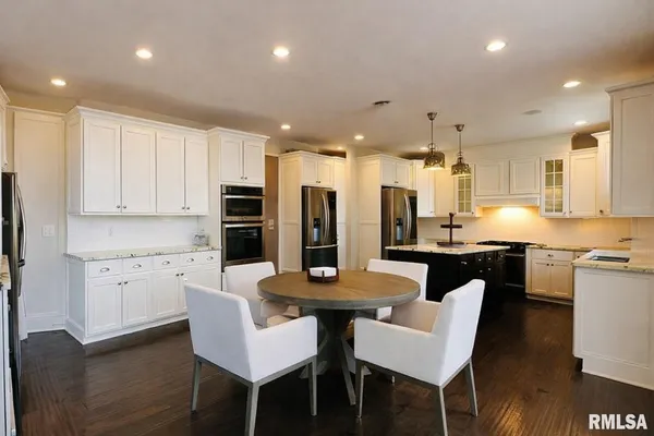 $649,900 | 11117 North Country Ridge Lane, Dunlap, IL 61525