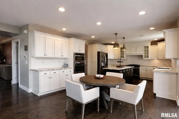 $649,900 | 11117 North Country Ridge Lane, Dunlap, IL 61525