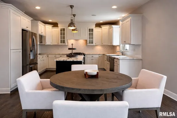 $649,900 | 11117 North Country Ridge Lane, Dunlap, IL 61525