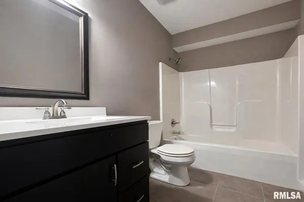 $649,900 | 11117 North Country Ridge Lane, Dunlap, IL 61525