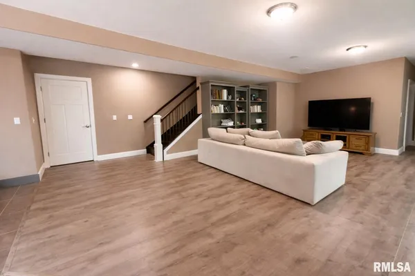 $649,900 | 11117 North Country Ridge Lane, Dunlap, IL 61525