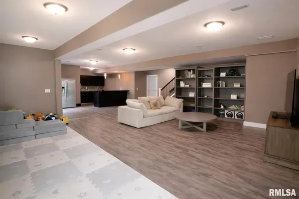 $649,900 | 11117 North Country Ridge Lane, Dunlap, IL 61525