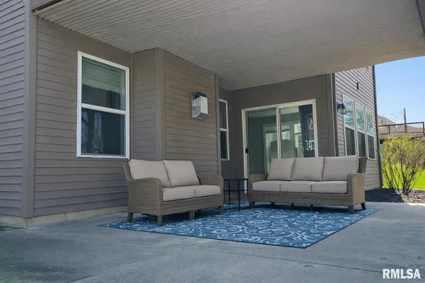 $649,900 | 11117 North Country Ridge Lane, Dunlap, IL 61525