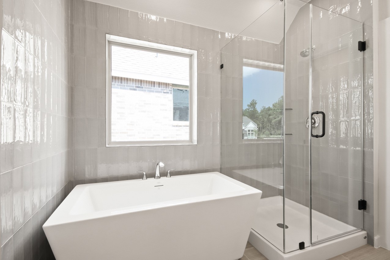 321 Fields Lane Montgomery, TX 77316 - Photo 15 of 20 Primary Bathroom