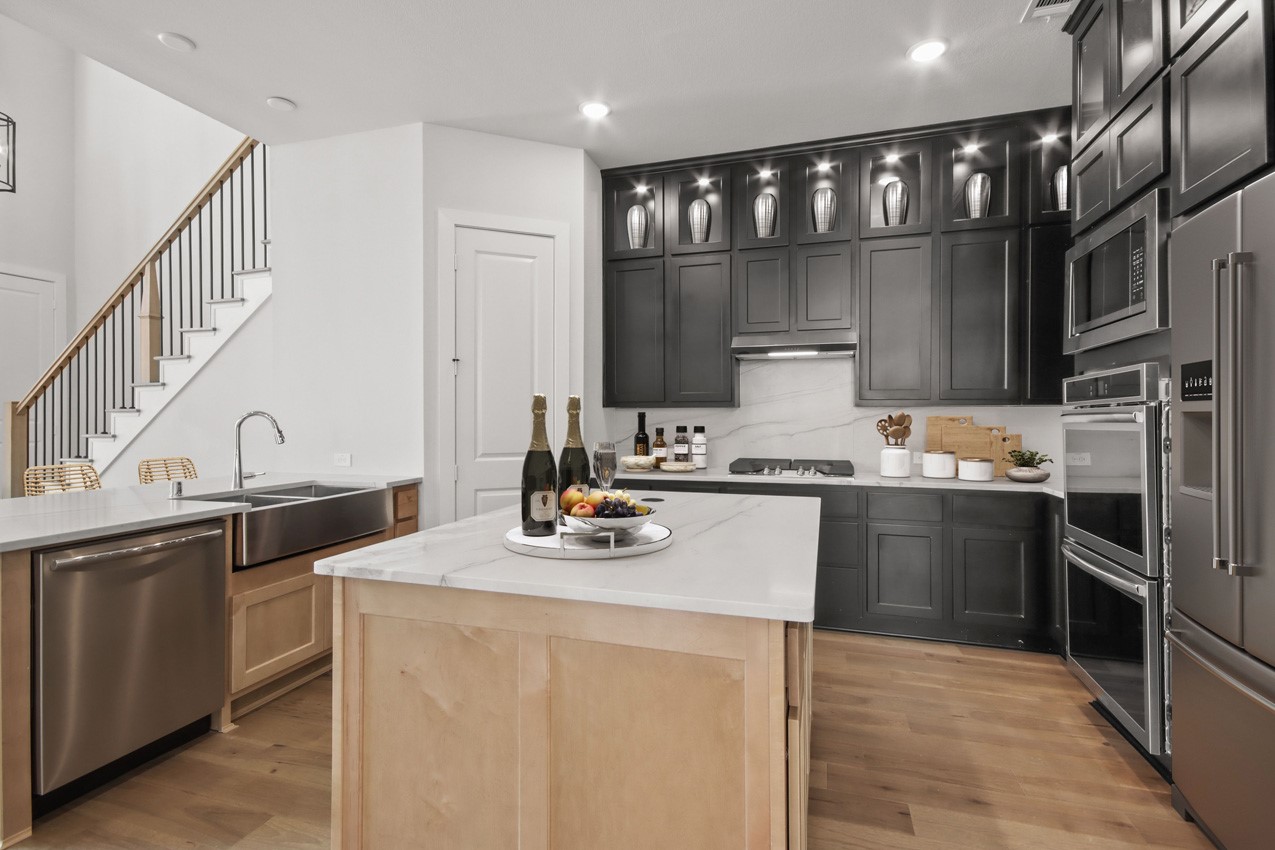 321 Fields Lane Montgomery, TX 77316 - Photo 2 of 20 Kitchen - Virtually Staged