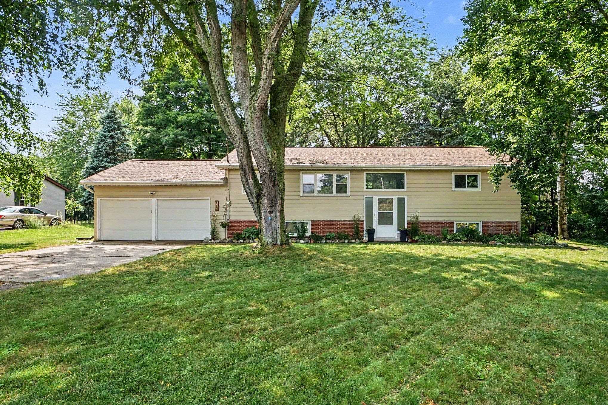 4380 South Crawford Road Mount Pleasant, MI 48858 - Photo 1 of 24 1947884-47ff7c05-75ca-4838-8749-03e8760188c4.JPG