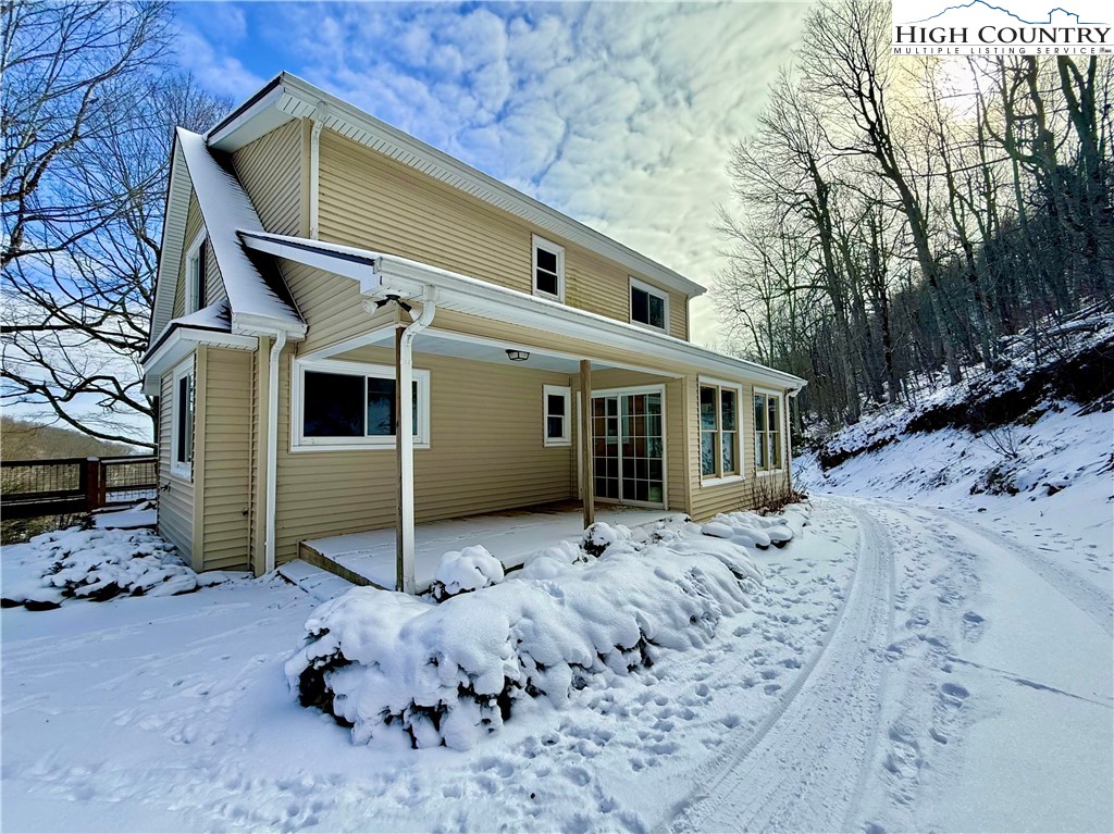 386 Hornblend Drive Boone, NC 28607 - Photo 2 of 49