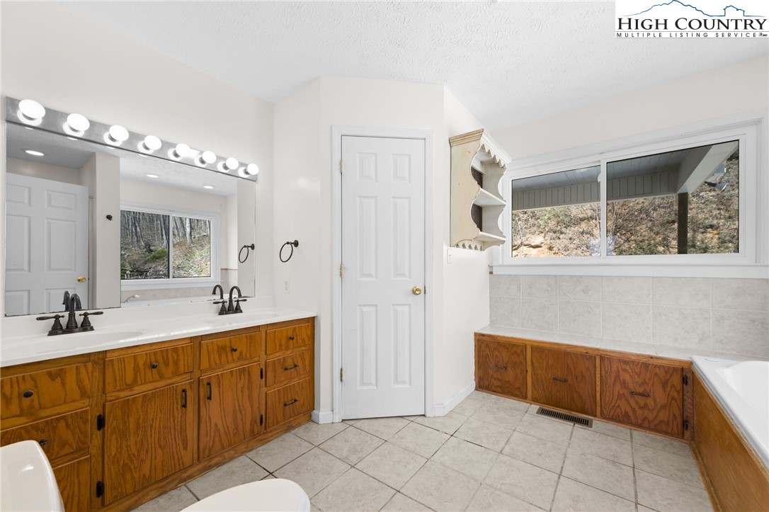 386 Hornblend Drive Boone, NC 28607 - Photo 26 of 49