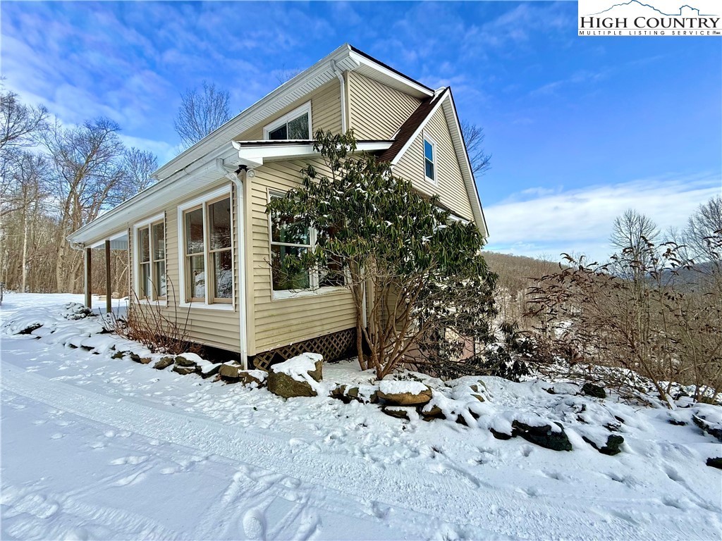 386 Hornblend Drive Boone, NC 28607 - Photo 3 of 49