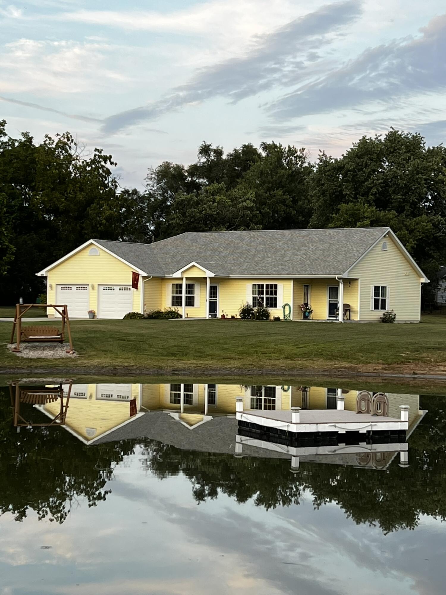 409 South Jefferson Street Hebron, IN 46341 - Photo 3 of 26 1500x2000