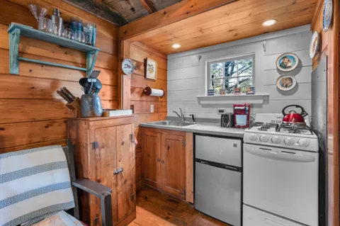 $260,000 | 1975 State Highway, Unit 1, Eastham, MA 02642