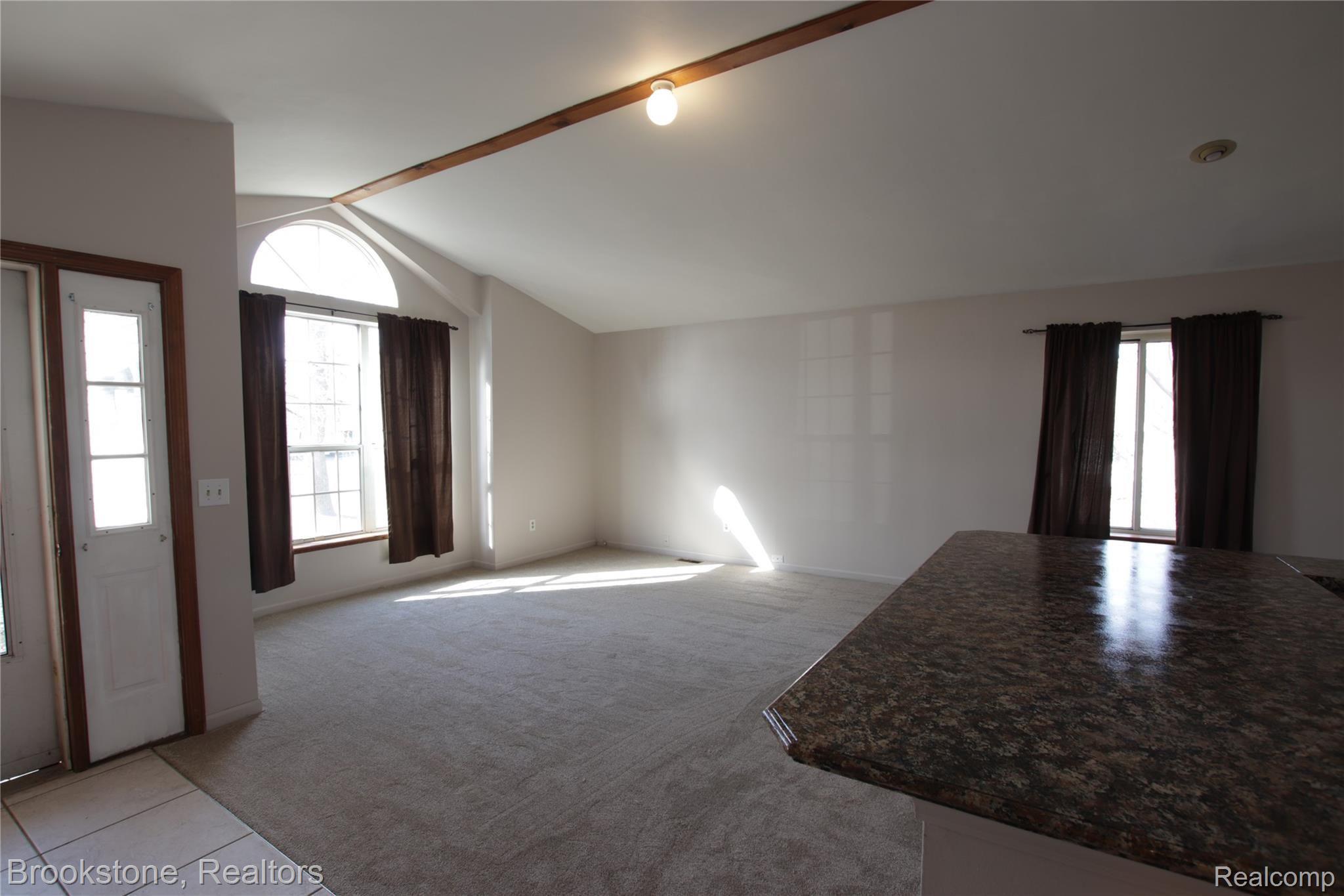 14111 Torrey Road Fenton, MI 48430 - Photo 8 of 24 IMG_4476.JPG