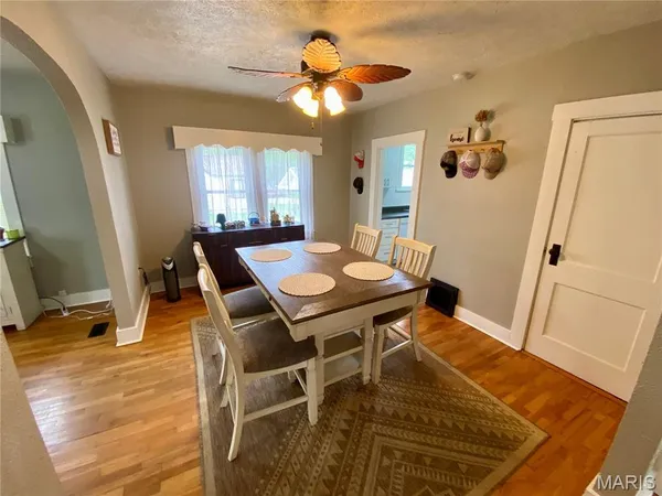 $194,500 | 702 North Farmington Road, Jackson, MO 63755