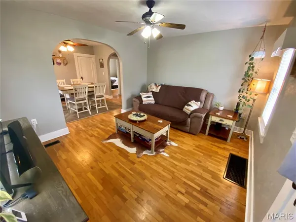 $194,500 | 702 North Farmington Road, Jackson, MO 63755