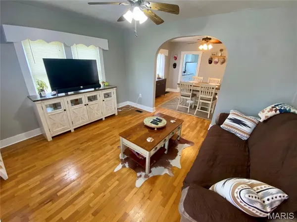 $194,500 | 702 North Farmington Road, Jackson, MO 63755
