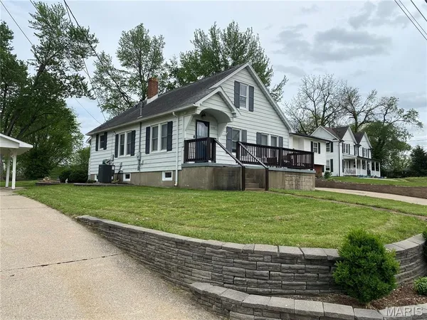 $194,500 | 702 North Farmington Road, Jackson, MO 63755